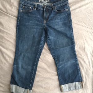 NY&Co Straight Leg Capri